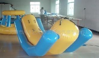 水上滑梯、水上陀螺、水上跳床 價格、廠家信息及經(jīng)營指南